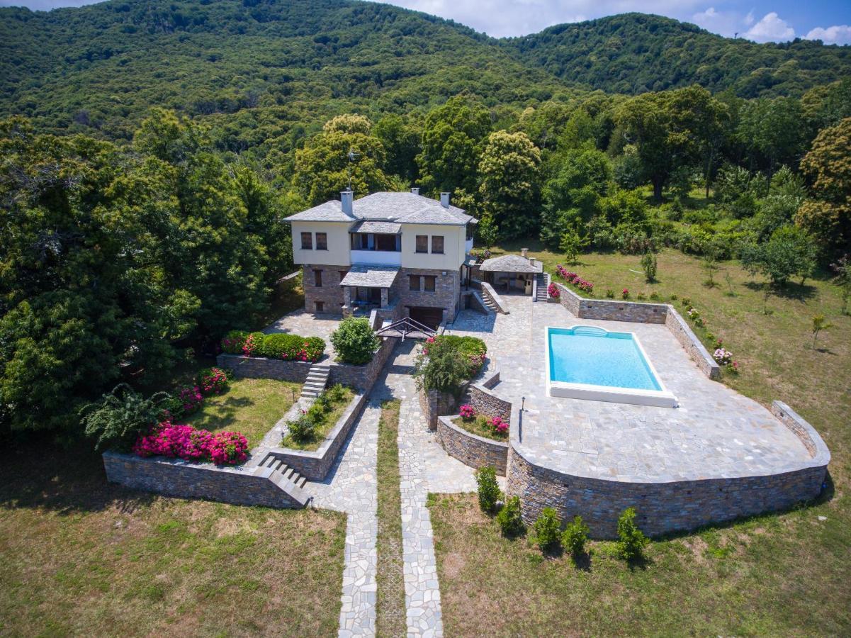 Luxury Villa With Pool In Tsagkarada Exterior foto